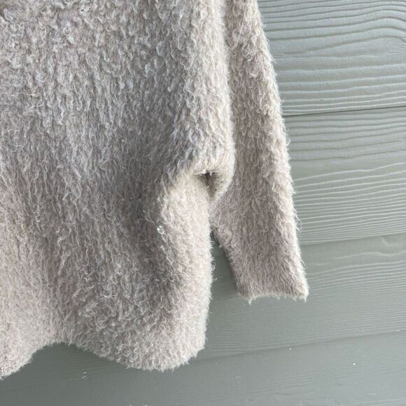 Anthropologie v neck plush pullover sweater - Picture 5 of 8